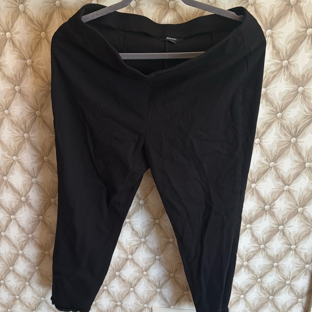 Women”s Alfani Size 12 Black Ankle Length Pants with Frayed edge on leg